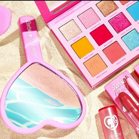 Malibu Barbie Hand Mirror - Picture 4 of 11